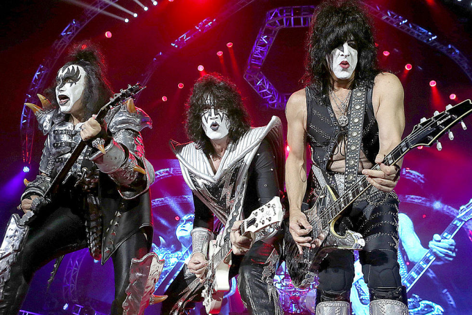 Almost Kiss - Tribute at Knuckleheads