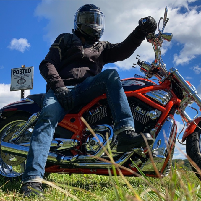 Biker Hypnotist: Gary Michaels at Knuckleheads