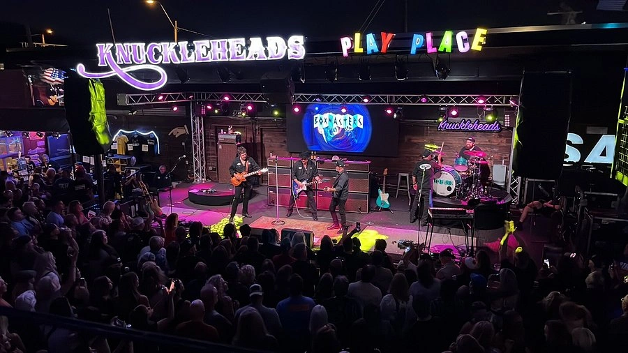 knuckleheads saloon outdoor stage